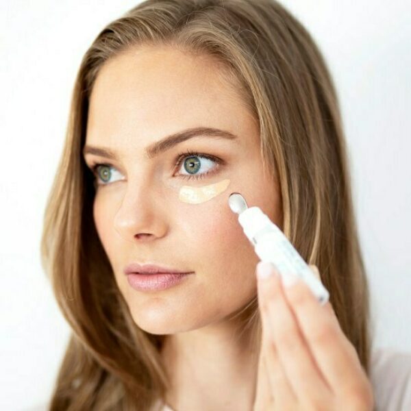 Total Eye 3-in-1 Renewal Therapy SPF 35 van Colorescience product foto